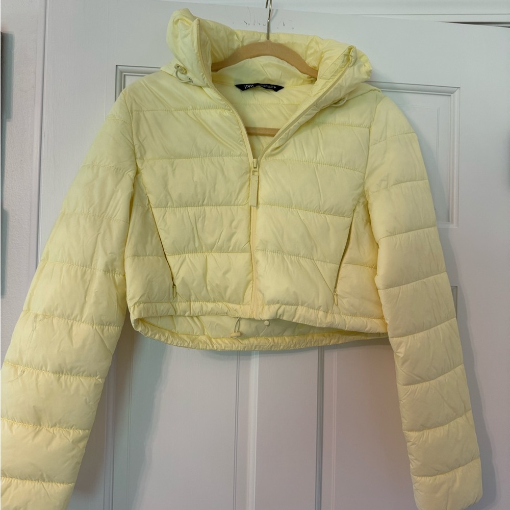 Baby yellow Zara cropped puffer jacket